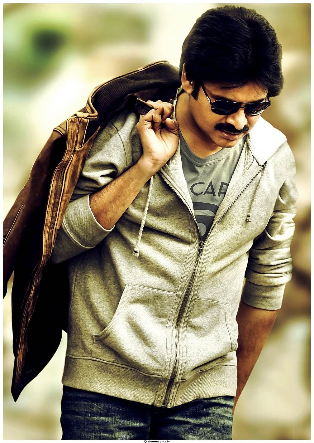 1010x1420 Attarintiki Daredi to release on October 2nd. Power star, Star, Phone