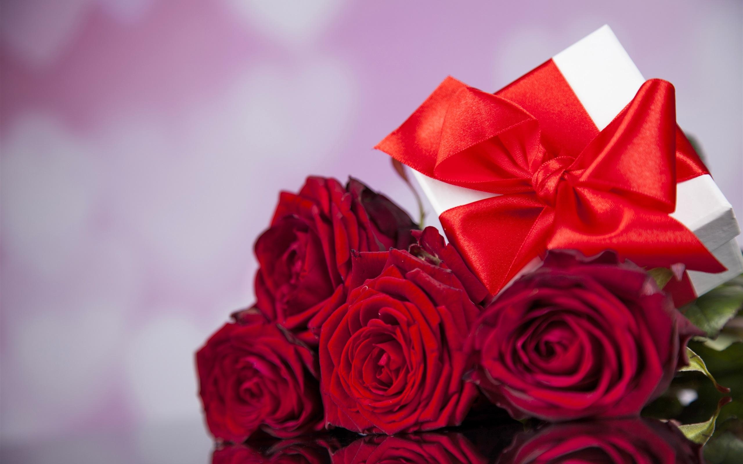 2560x1600 Red Roses, Gift, Romantic, Love 1125x2436 IPhone XS X, Desktop