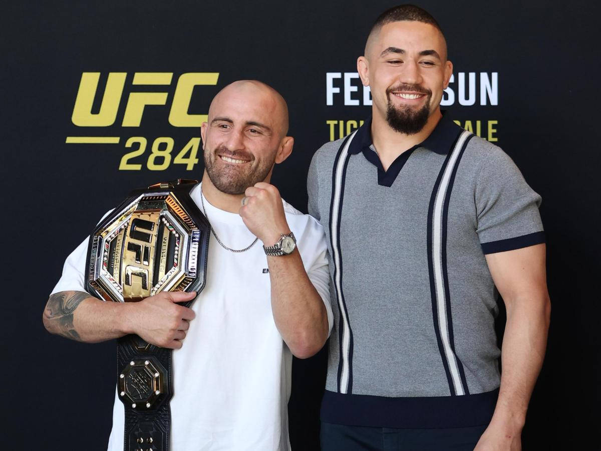 1200x900 Download Robert Whittaker With Alexander Volkanovski Wallpaper, Desktop