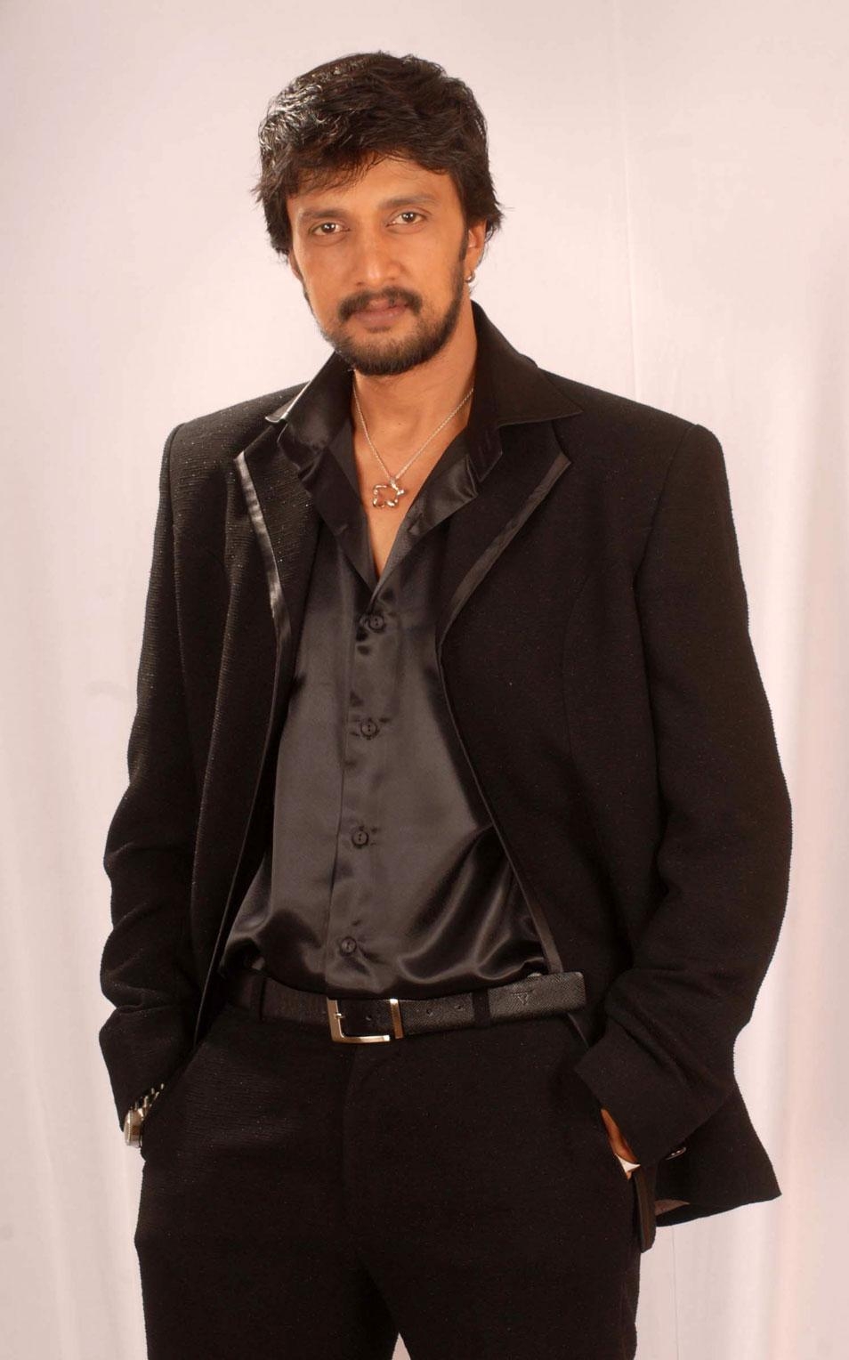 960x1530 Actor Sudeep Stills, Phone