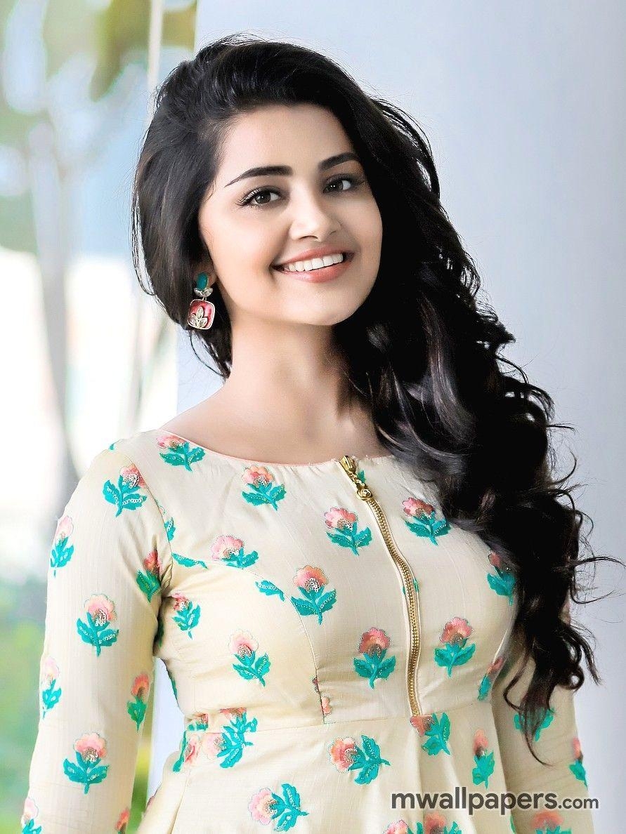 900x1190 Download Anupama Parameswaran HD Image in 1080p HD quality to use, Phone