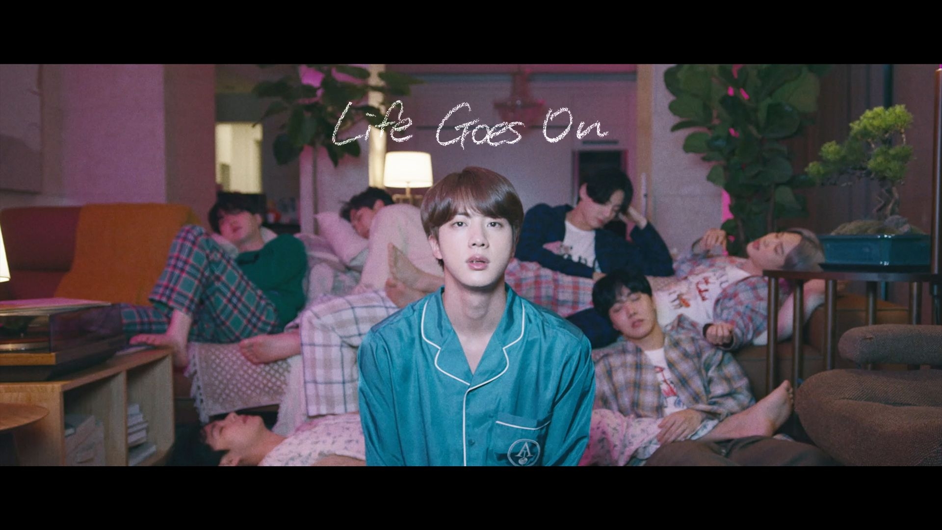 1920x1080 V LIVE Life Goes On Official MV, Desktop