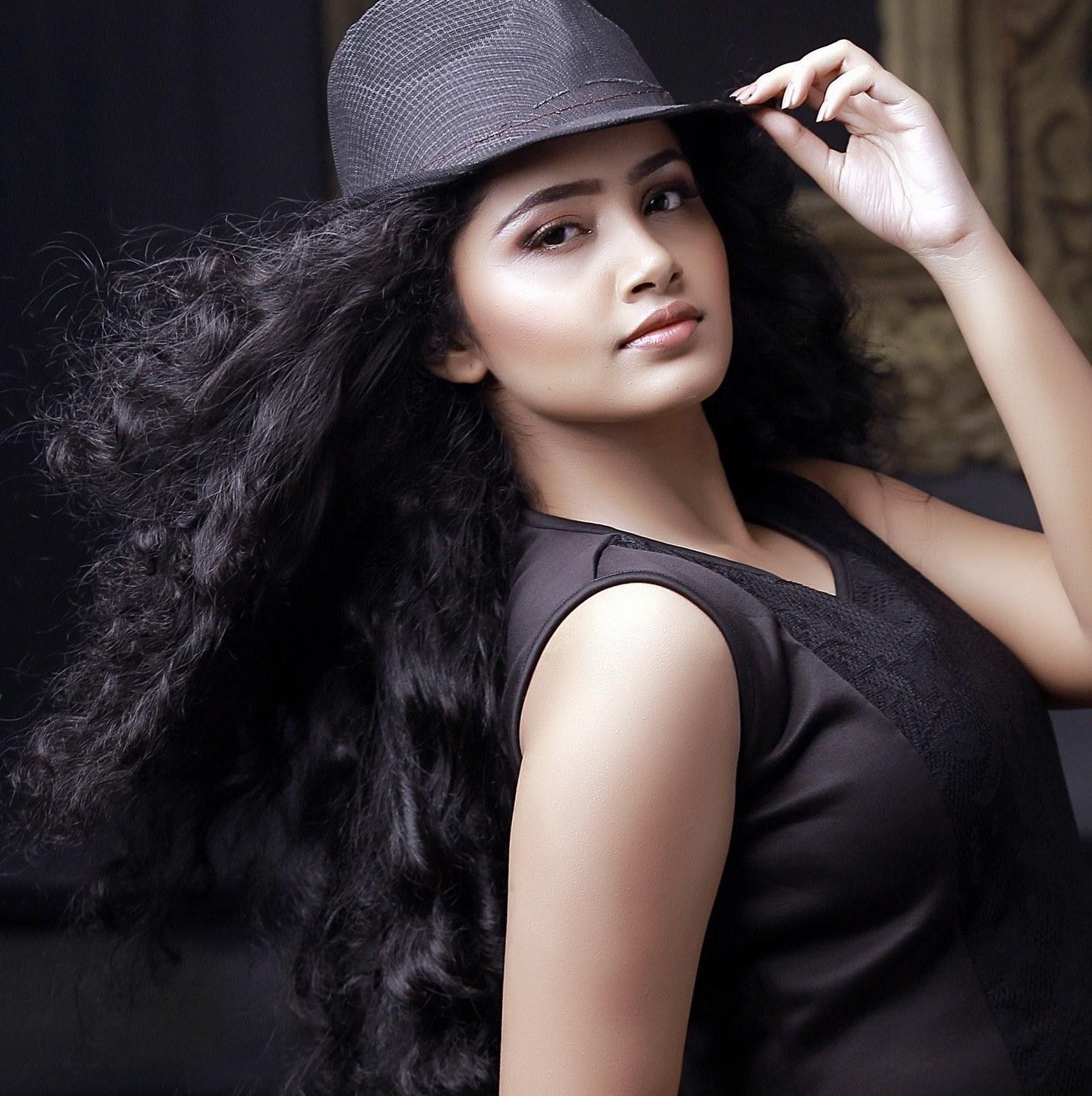 1490x1490 Cute Anupama Parameswaran Best Image And Wallpaper, Phone