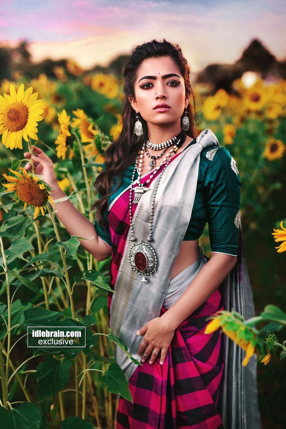 1000x1500 Rashmika Mandanna latest saree photo.com news, Phone