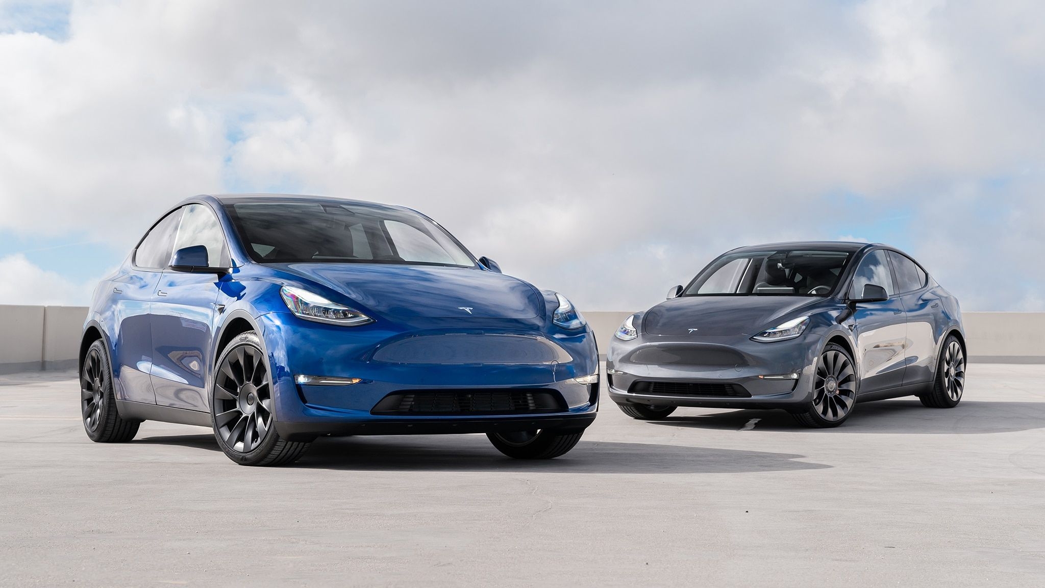 2050x1160 Tesla Model Y Long Range vs. Performance: Which Electric SUV Is the Better Buy?, Desktop