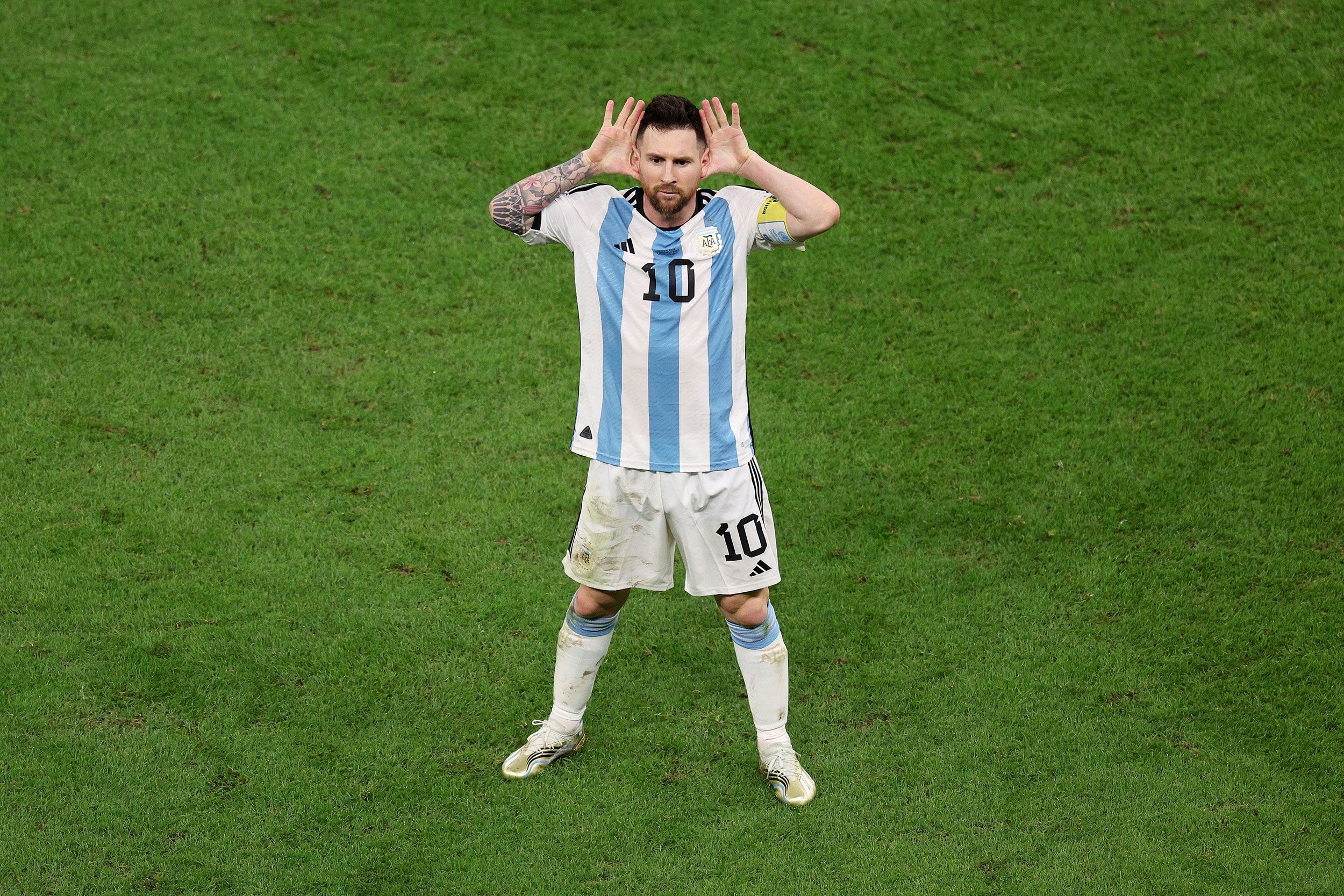 2500x1670 Lionel Messi: How he won over the hearts of all of Argentina, Desktop