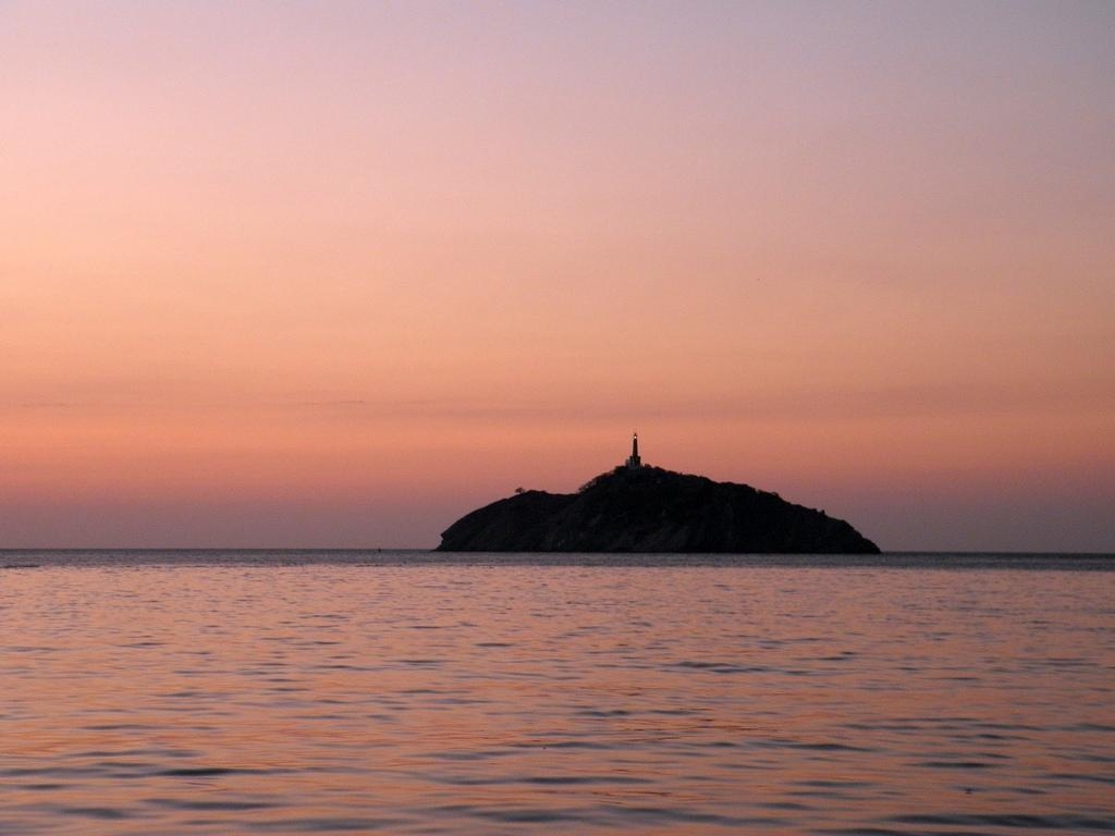 1030x770 El morro al atardecer, Desktop