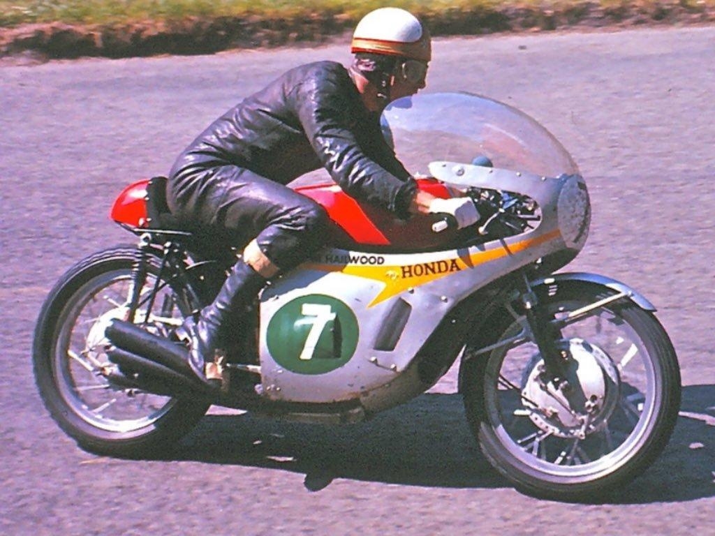 1030x770 Tappet Gap. Hailwood on the RC166.250 TT 1967, Desktop