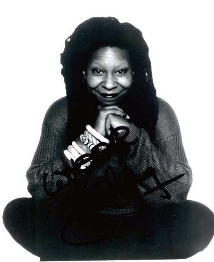 820x1000 Wallpaper Digital Cute: Whoopi Goldberg, Phone