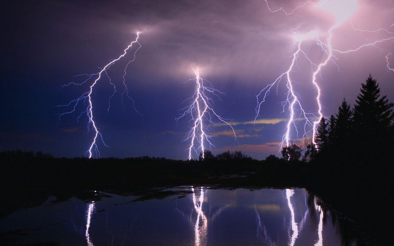 1280x800 Sky & Planets: Wonderful Thunder On The Lake HD Wallpaper, Desktop