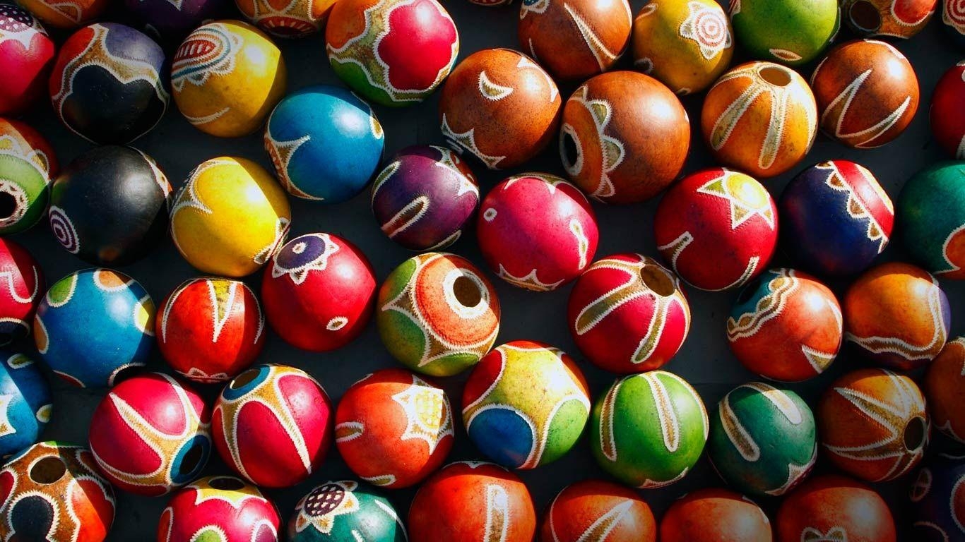 1370x770 Decorative clay pots, Saturday Art Market in Maputo, Mozambique, Desktop