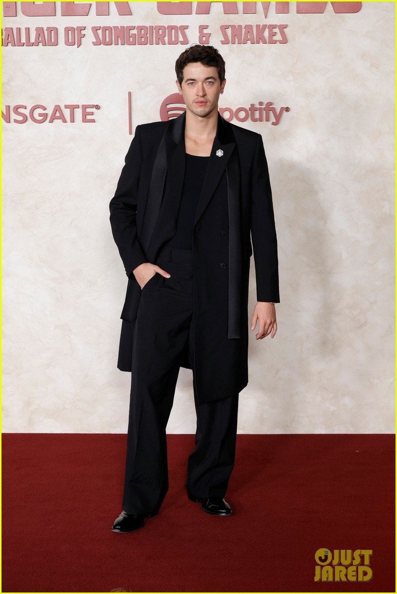 820x1230 Hunger Games' Actor Tom Blyth Walks Red Carpet in a Tank Top at 'Ballad of Songbirds & Snakes' L.A. Premiere!: Photo 4985579. Hunger Games, Tom Blyth Photo. Just Jared: Entertainment News, Phone