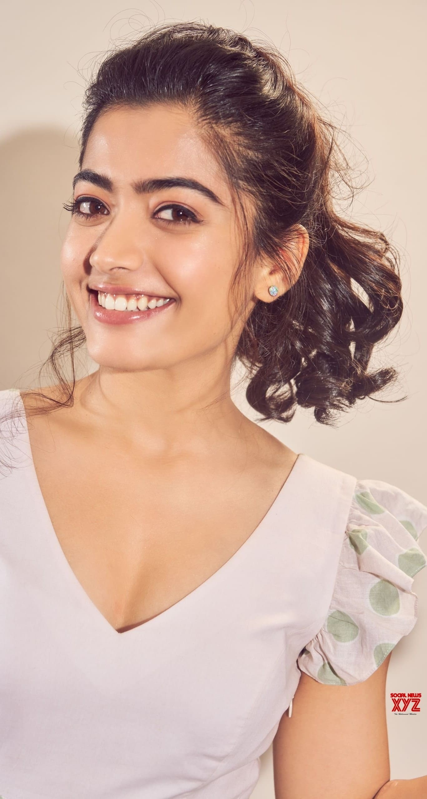 1370x2560 Rashmika Mandanna Wallpaper -k Rashmika Picture & Photo [ HD ], Phone