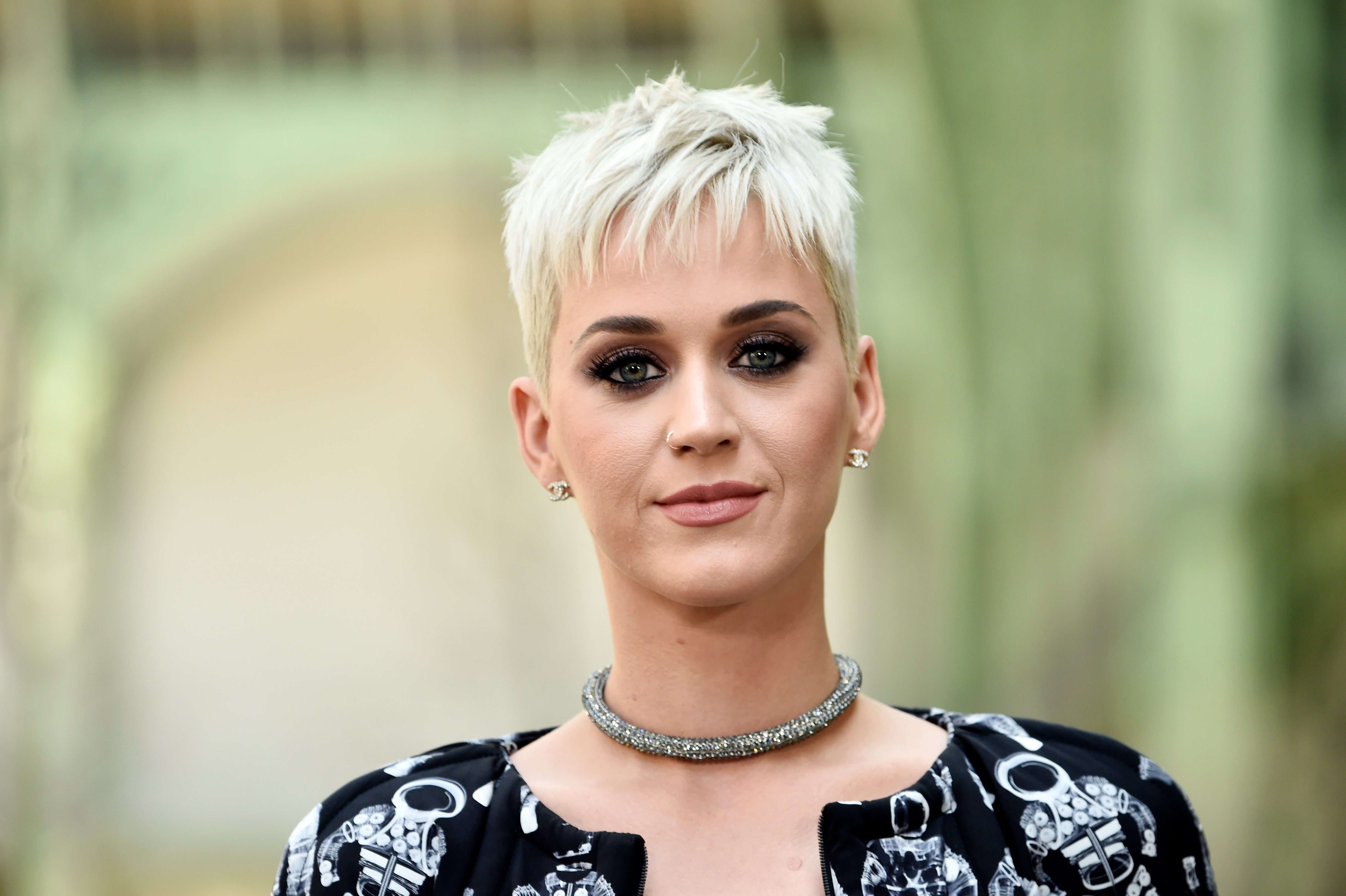 4930x3280 Katy Perry New Hair Style in 2017 Wallpaper, Desktop