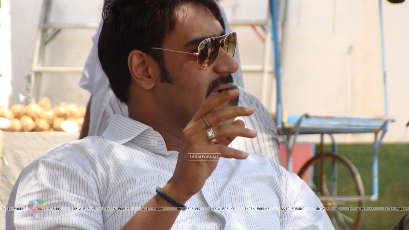 1370x770 Wallpaper devgan in the movie Aakrosh size:, Desktop