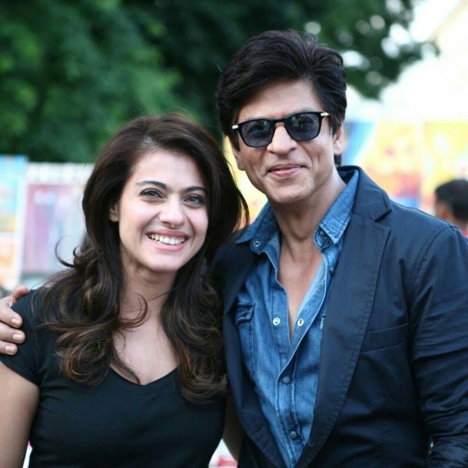 960x960 Dilwale Movie HD Photo, Wallpaper and Posters. Shahrukh khan and kajol, Shahrukh khan, Bollywood couples, Phone