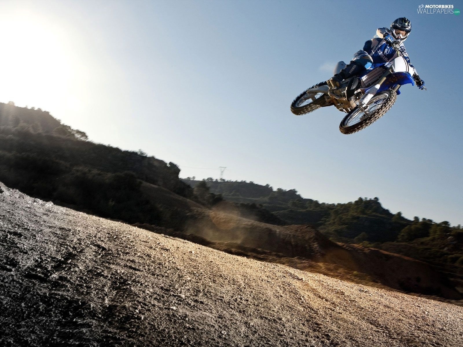 1600x1200 suspension, Yamaha YZ jump wallpaper:, Desktop