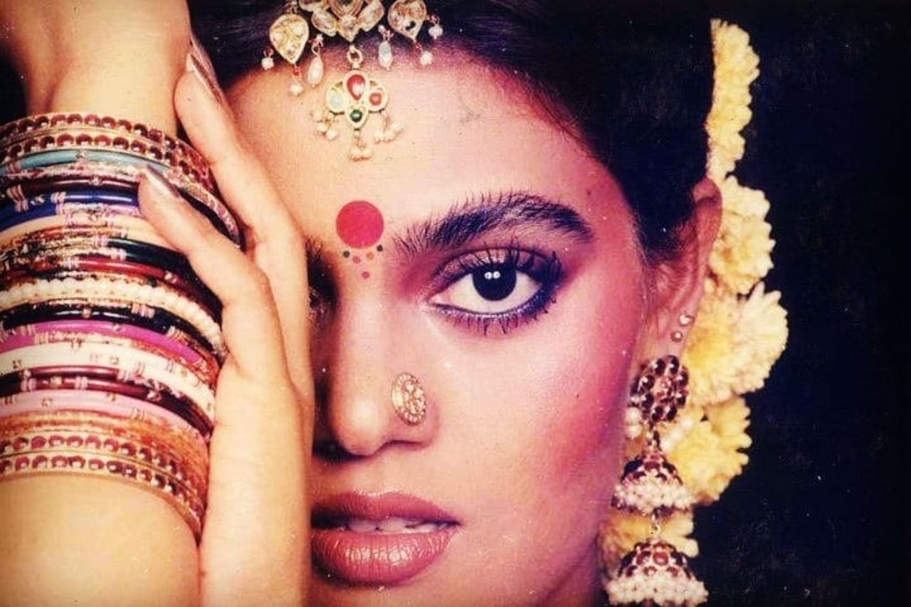 1280x860 Silk Smitha, Desktop