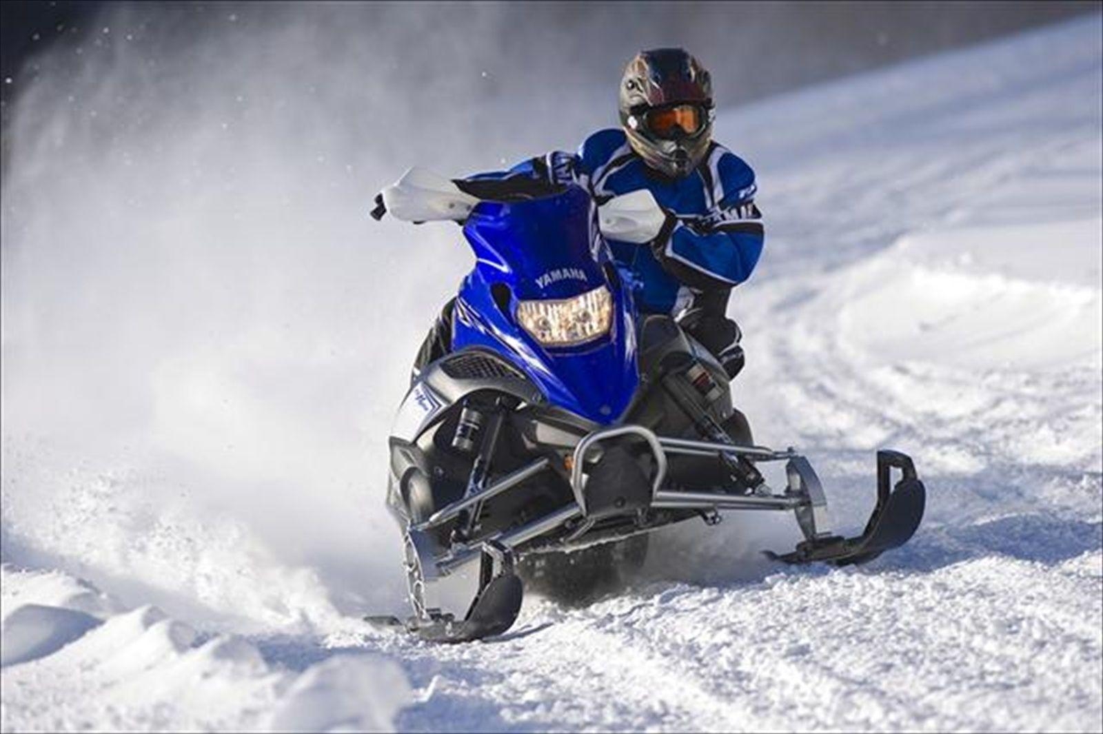 1600x1070 Yamaha Snowmobile, Desktop