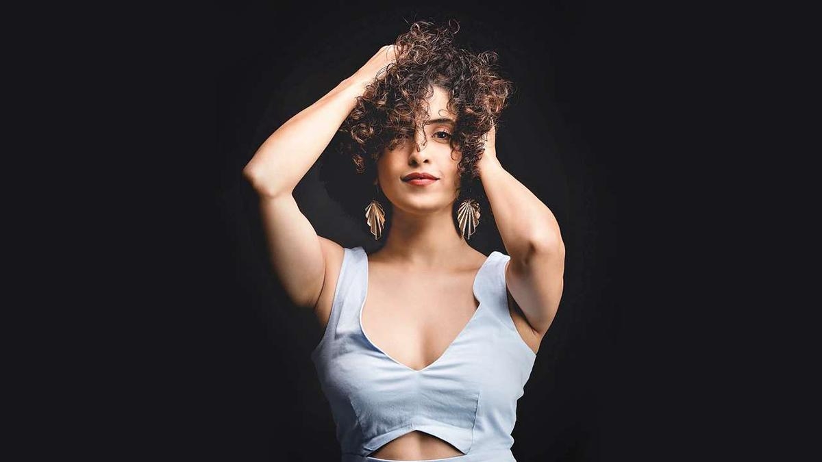 1200x680 Dangal actress Sanya Malhotra bold picture and wallpaper, Desktop