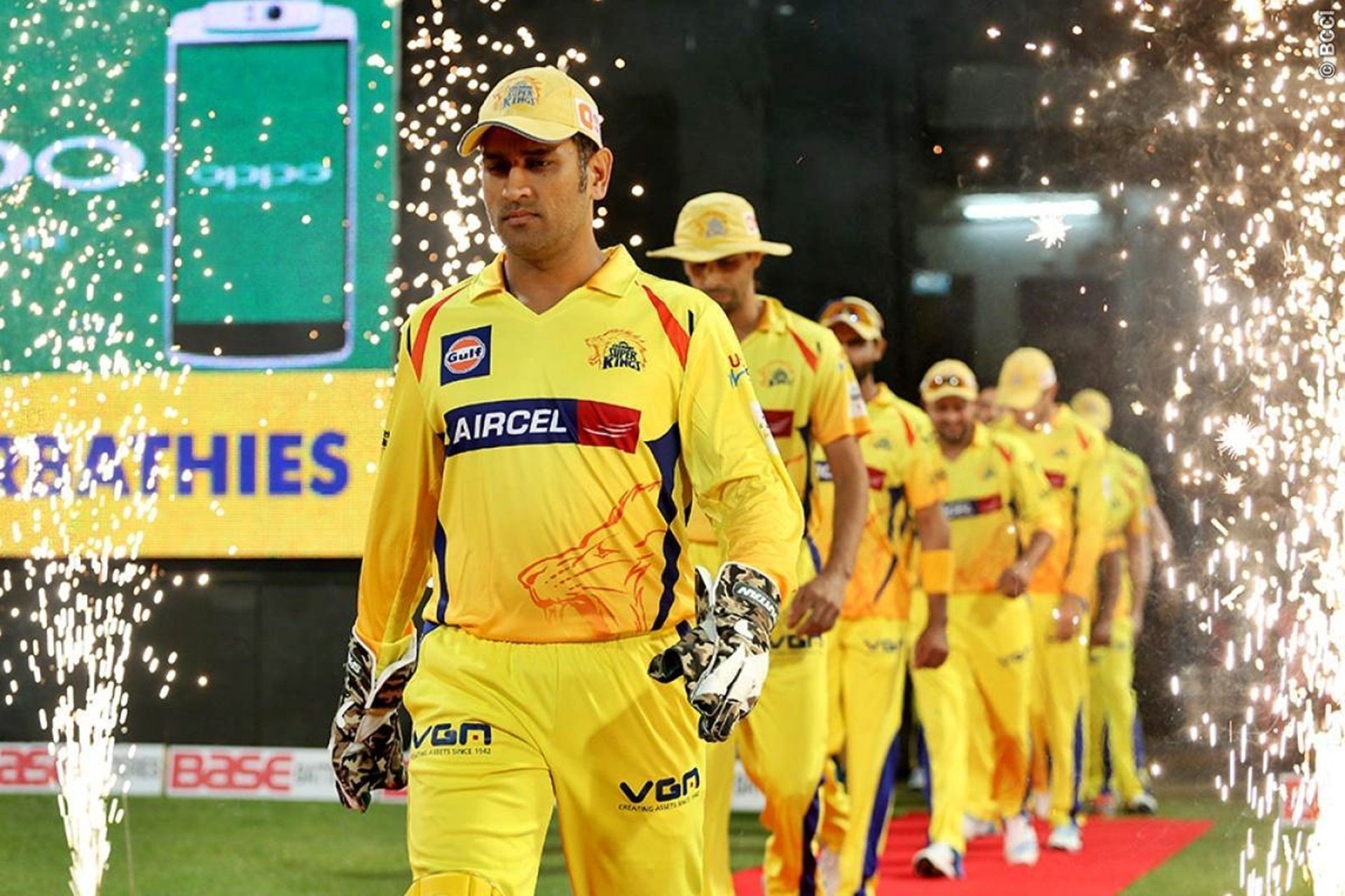 1920x1280 MS Dhoni In CSK Team Wallpaper, Desktop