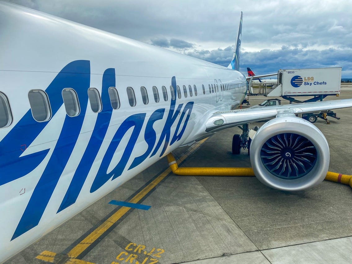 1140x860 Flying on an Alaska Airlines Boeing 737 Max; Review, Photo, Desktop