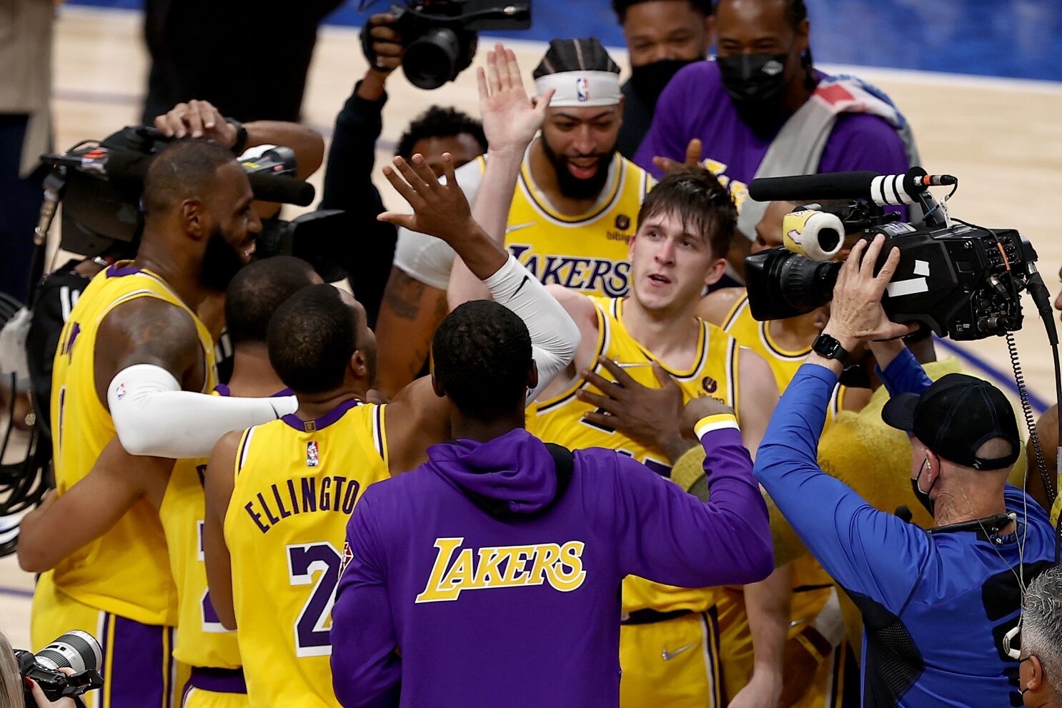 1490x1000 Austin Reaves emerges as a rare win for struggling Lakers Angeles Times, Desktop