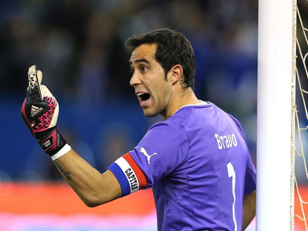 1030x770 Primera División News Barcelona sign new keeper Claudio Bravo, Desktop