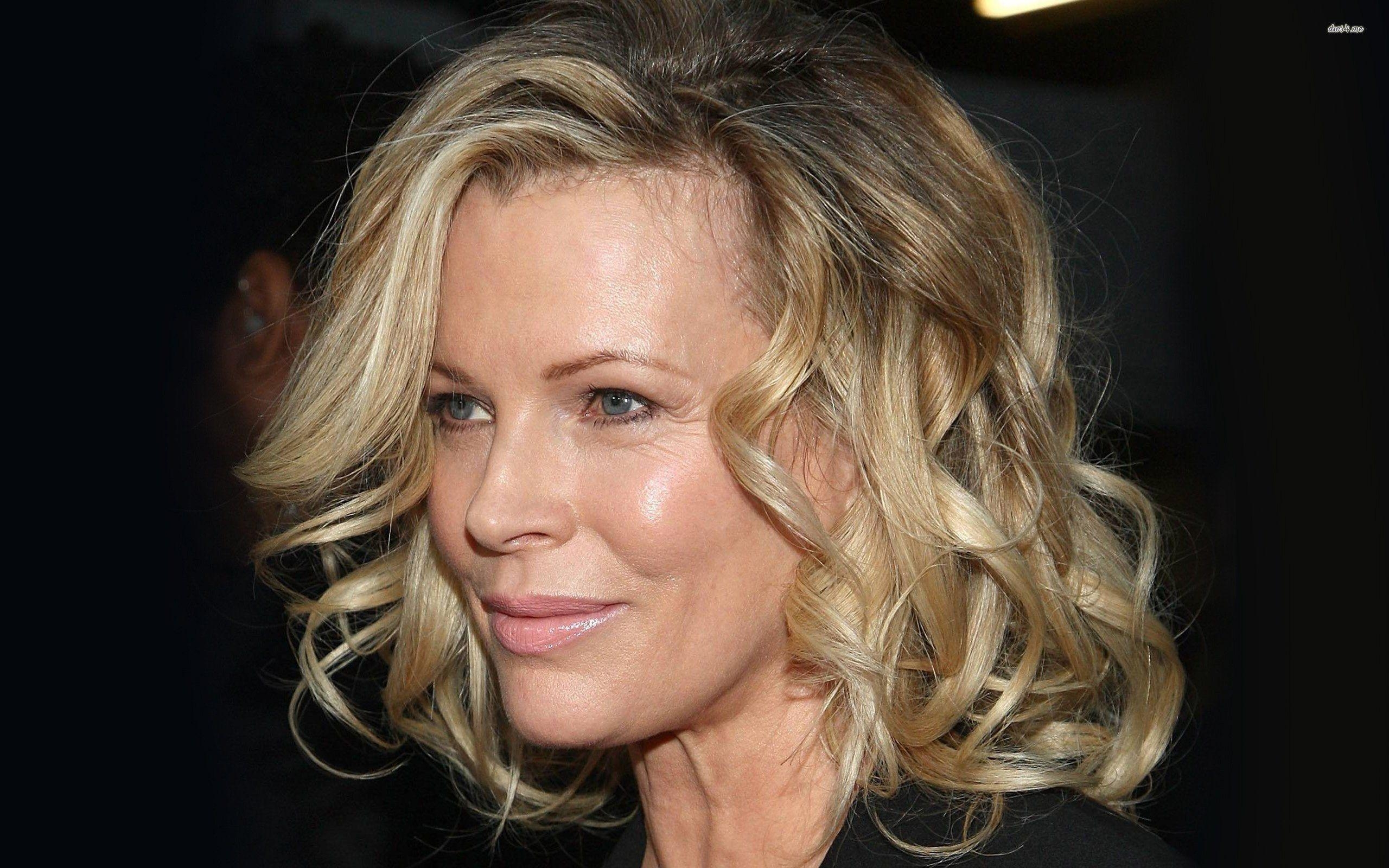 2560x1600 Kim Basinger, Desktop