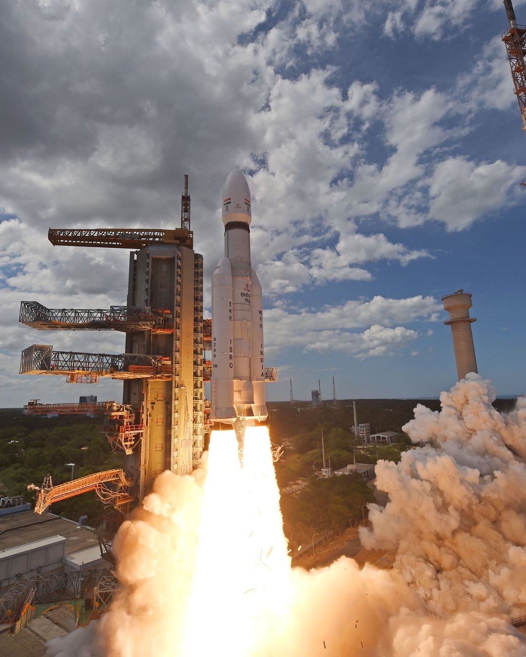 1080x1350 ISRO's Chandrayaan 3 launched successfully; See picture, Phone