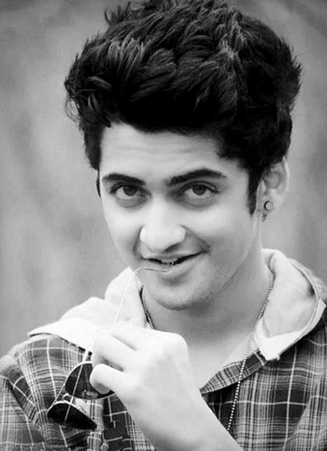 1090x1500 Sumedh Mudgalkar movies, filmography, biography and songs, Phone