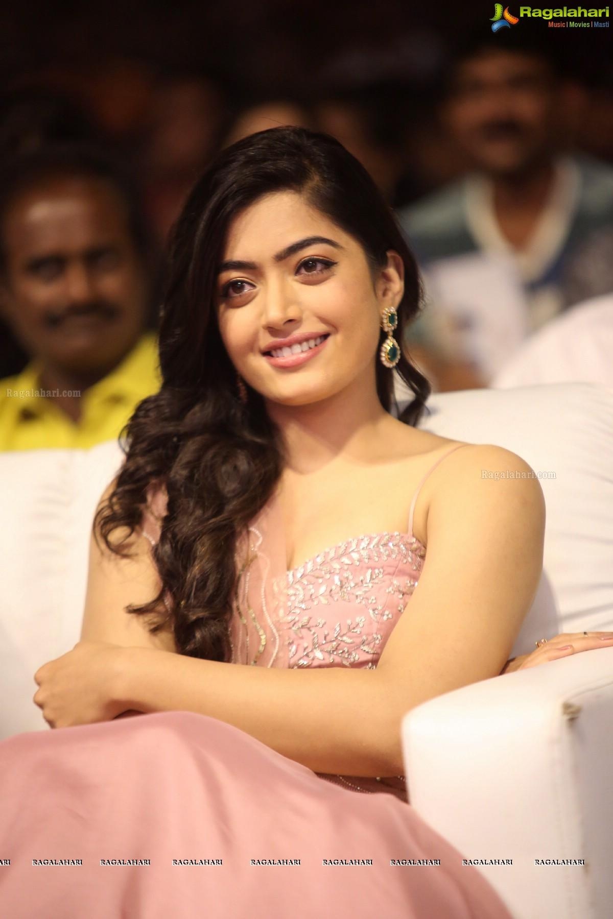 1200x1800 Rashmika Mandanna at Geetha Govindam Audio Release Image 23, Phone