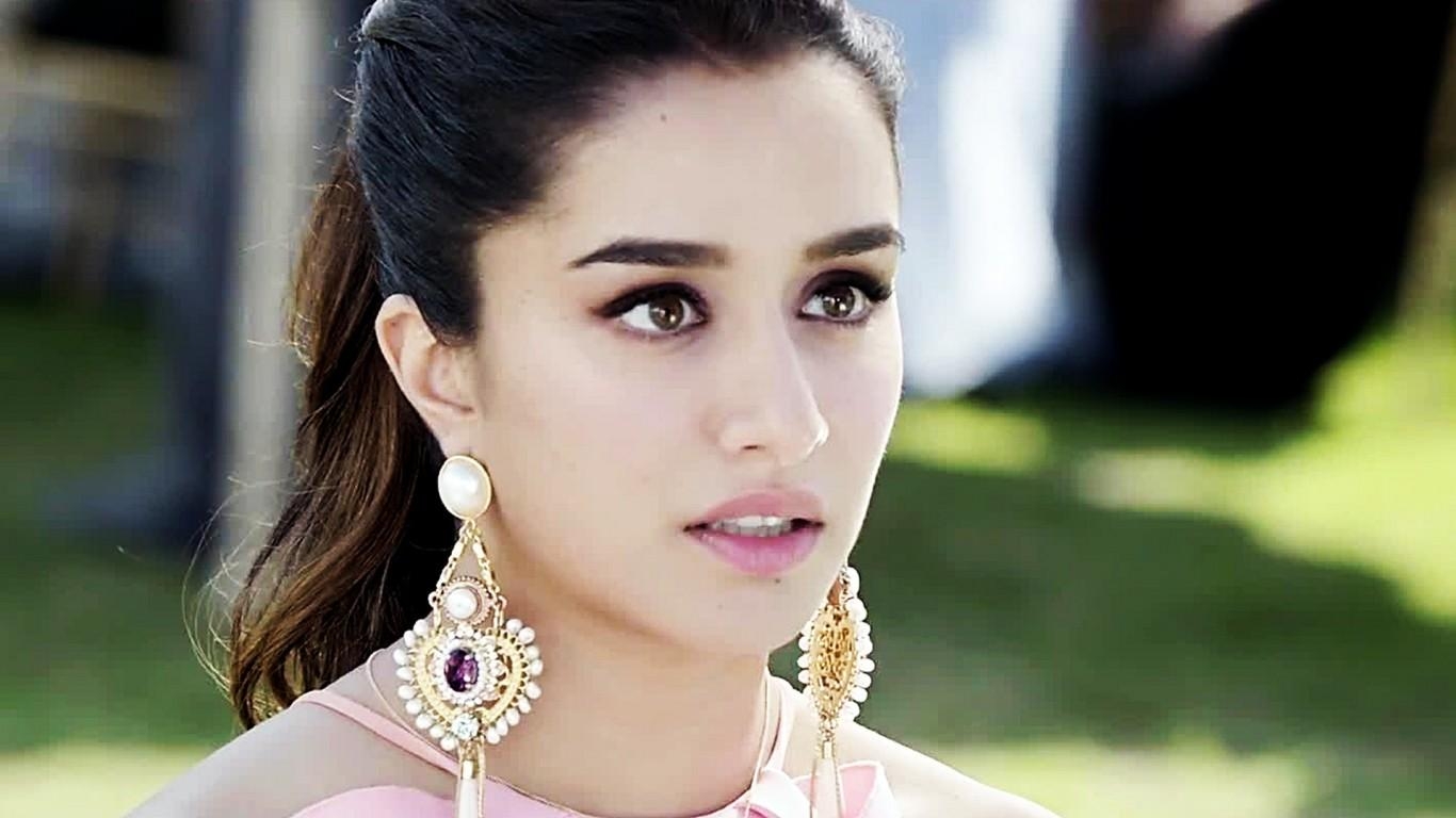 1370x770 Shraddha Kapoor Half Girlfriend Best Wallpaper 16132, Desktop