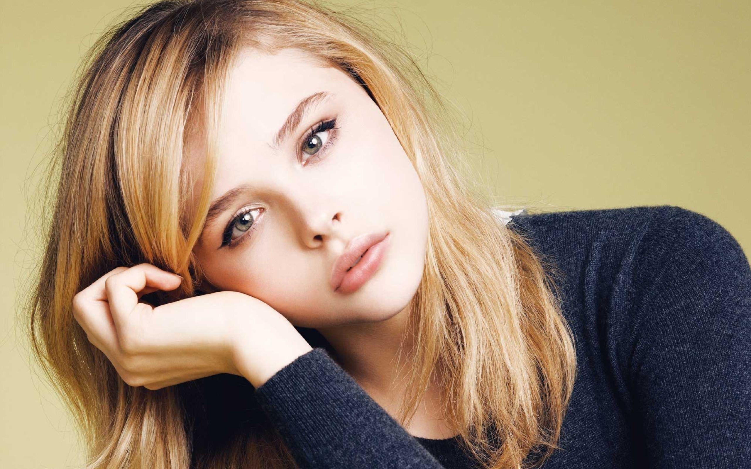 2560x1600 Chloe Grace Moretz Face Wallpaper Background 63214  px, Desktop