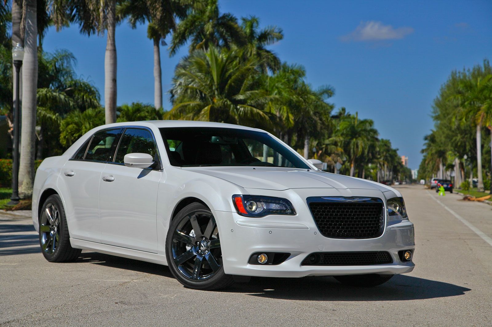 1600x1070 Chrysler 300 SRT8 Picture, Photo, Wallpaper, Desktop