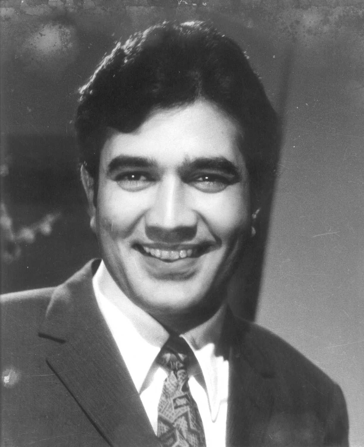 1230x1500 Remembering Rajesh Khanna on his 5th death anniversary, Phone