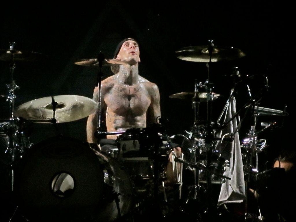 1030x770 Blink 182 Drummer Travis Barker Begged Friends To Kill Him.1, Desktop