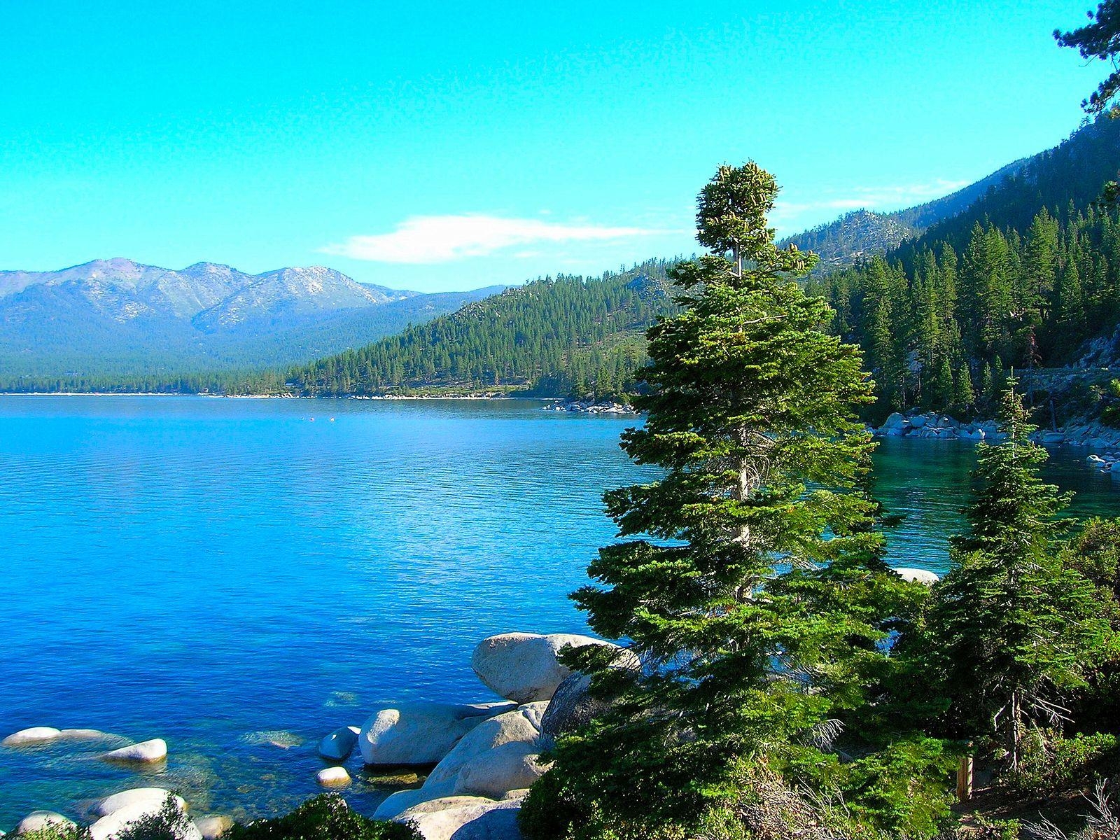 1600x1200 Lake Tahoe Cabins, Desktop