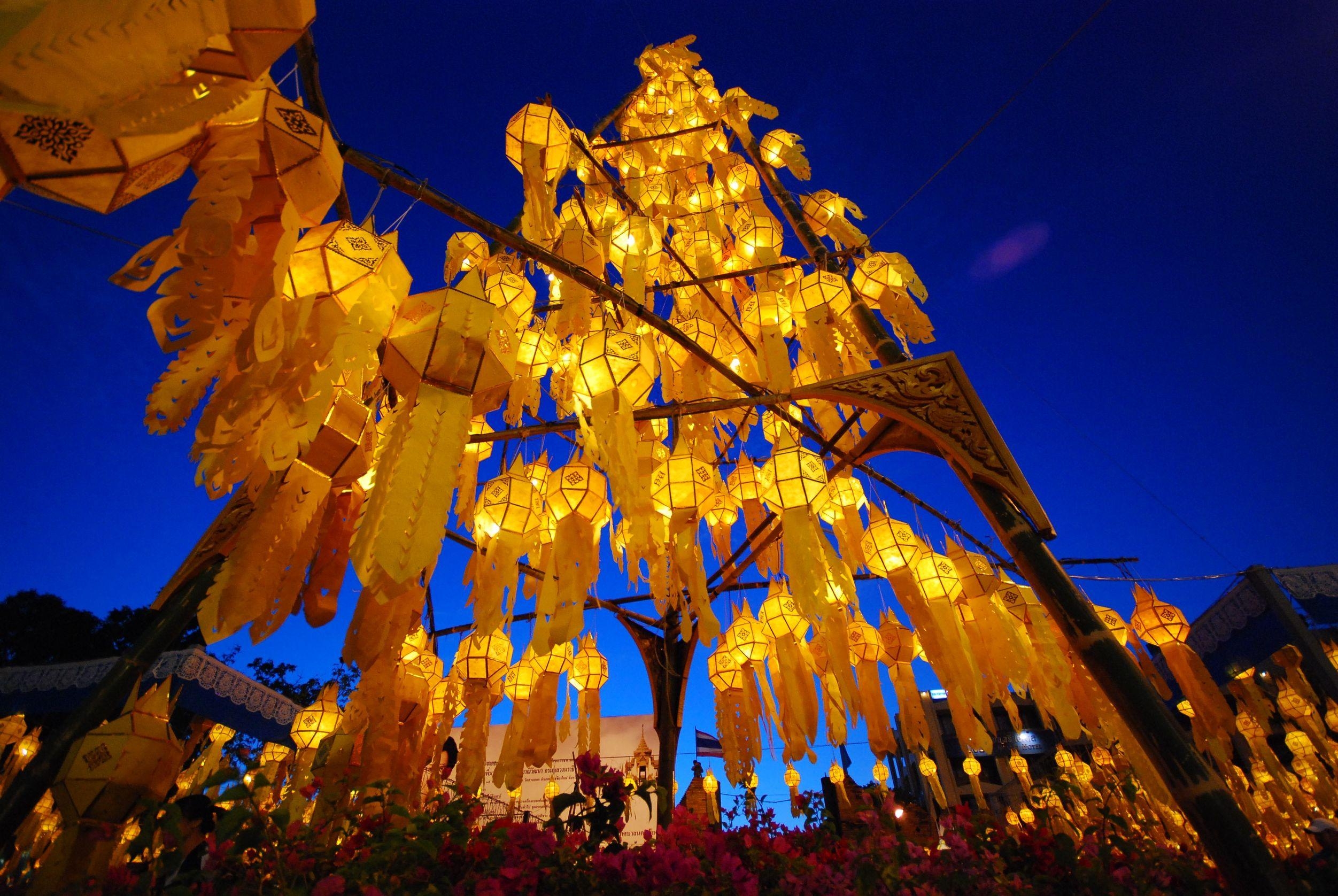 2510x1680 Loy Krathong Festival, Desktop