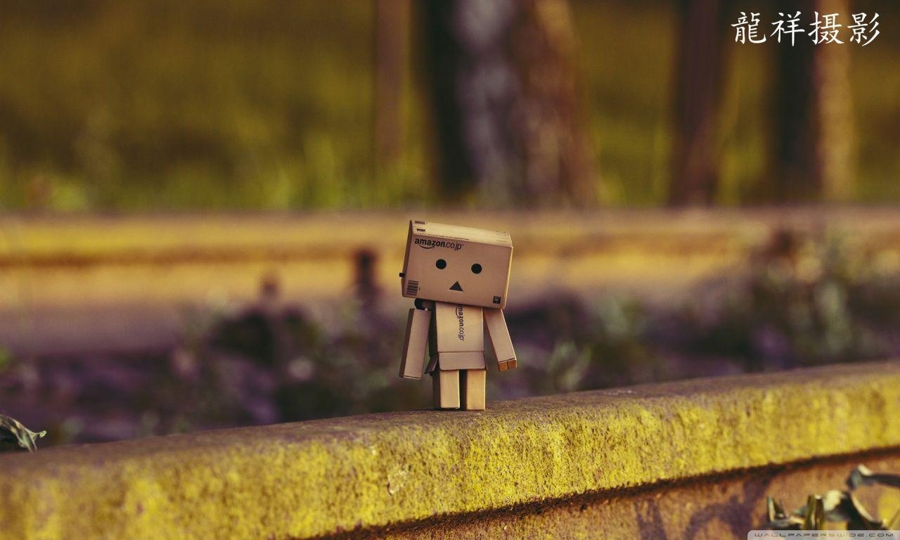 1280x770 Danbo Waiting For Train HD desktop wallpaper, Widescreen, High, Desktop