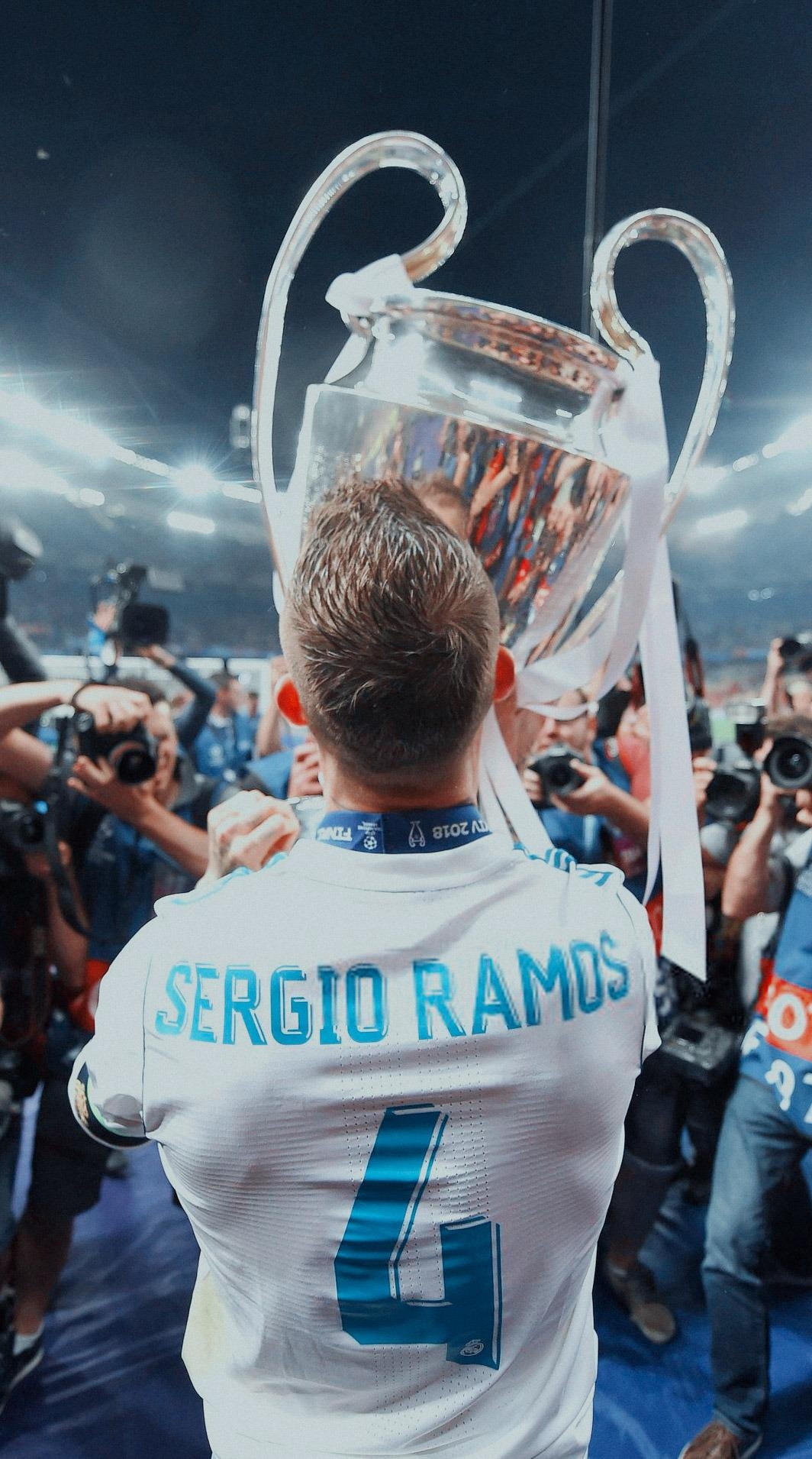 1070x1910 lockscreen sergio ramos, Phone