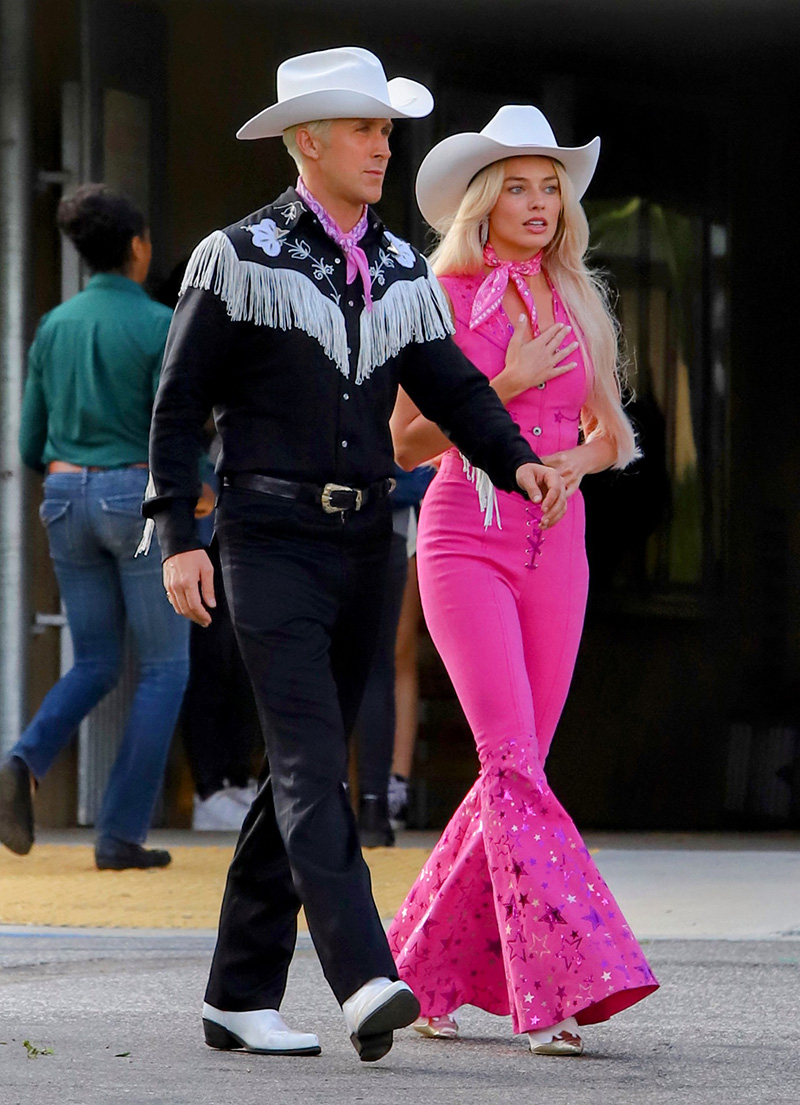 800x1110 Margot Robbie Channels Barbie in Starry Pink Pants in Movie Set Photo, Phone