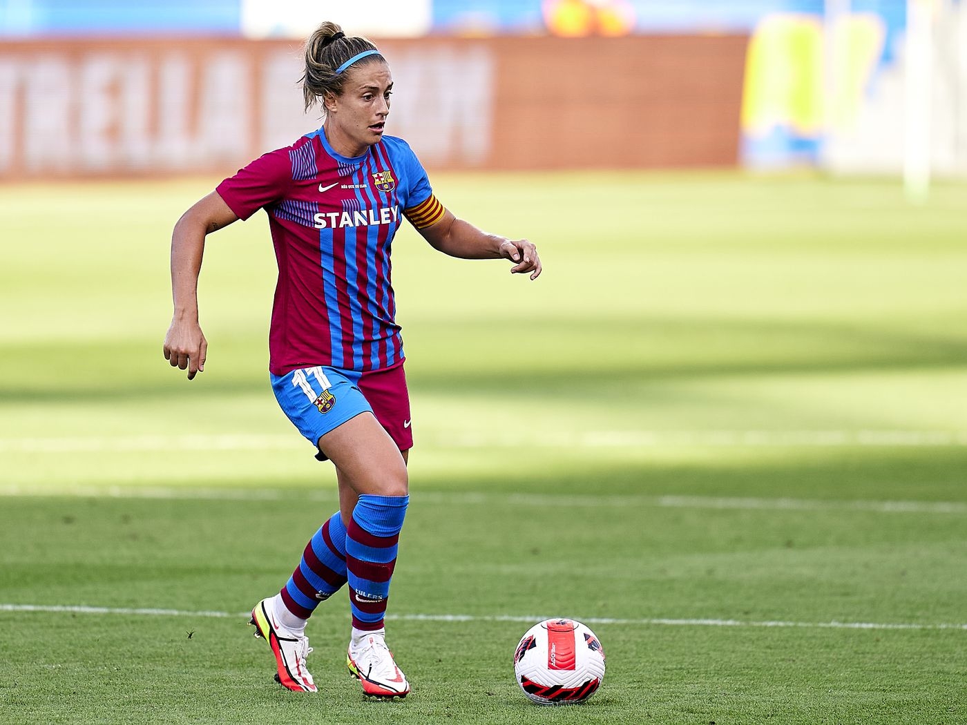 1400x1050 Barcelona dominates Women's UEFA Awards; Alexia Putellas wins best player, Desktop