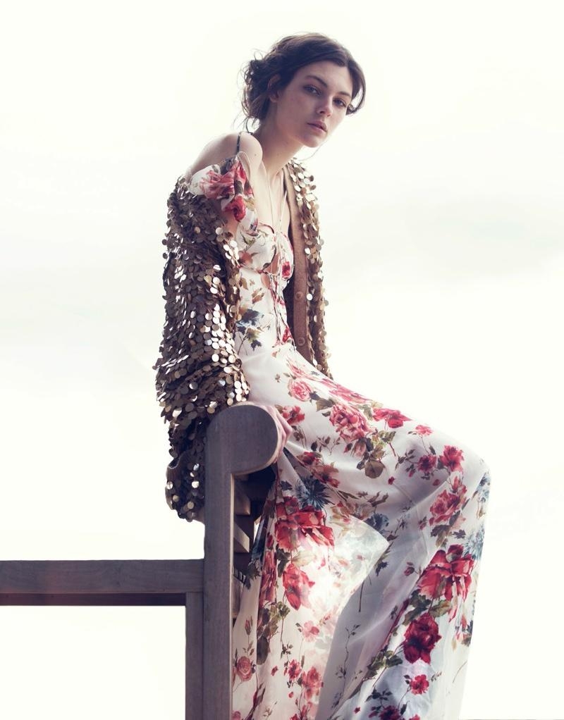 800x1030 Vittoria Ceretti Models Spring's Romantic Dresses for Vogue China, Phone