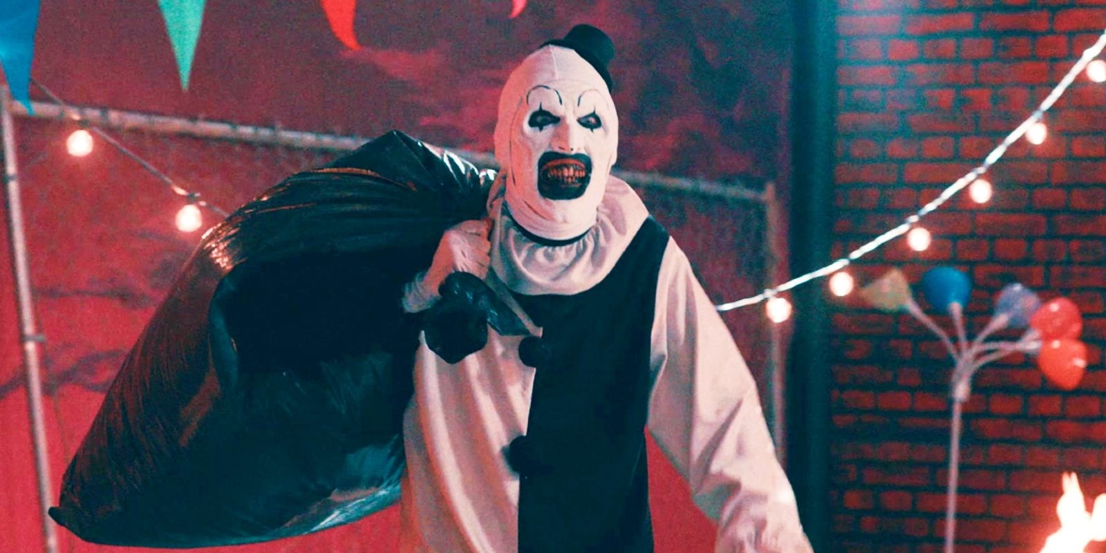 1600x800 Terrifier 3 Set Photo Give A Bloody, Dual Screen