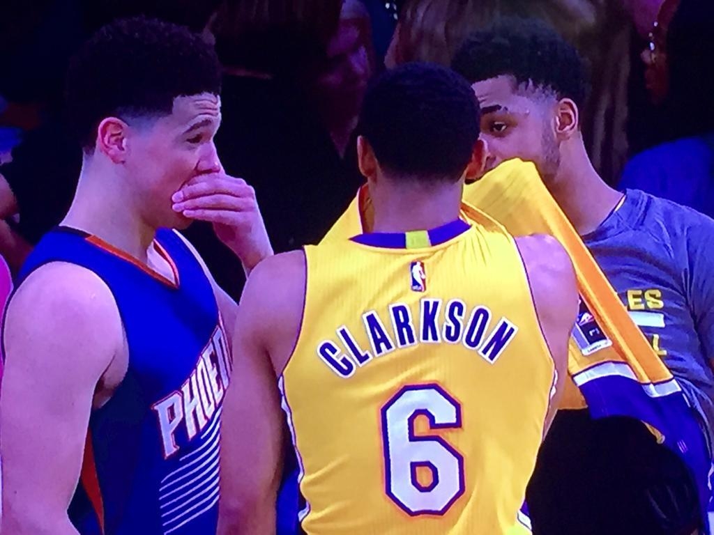 1030x770 D'Angelo, Jordan, and Devin Booker of the Suns having secret, Desktop