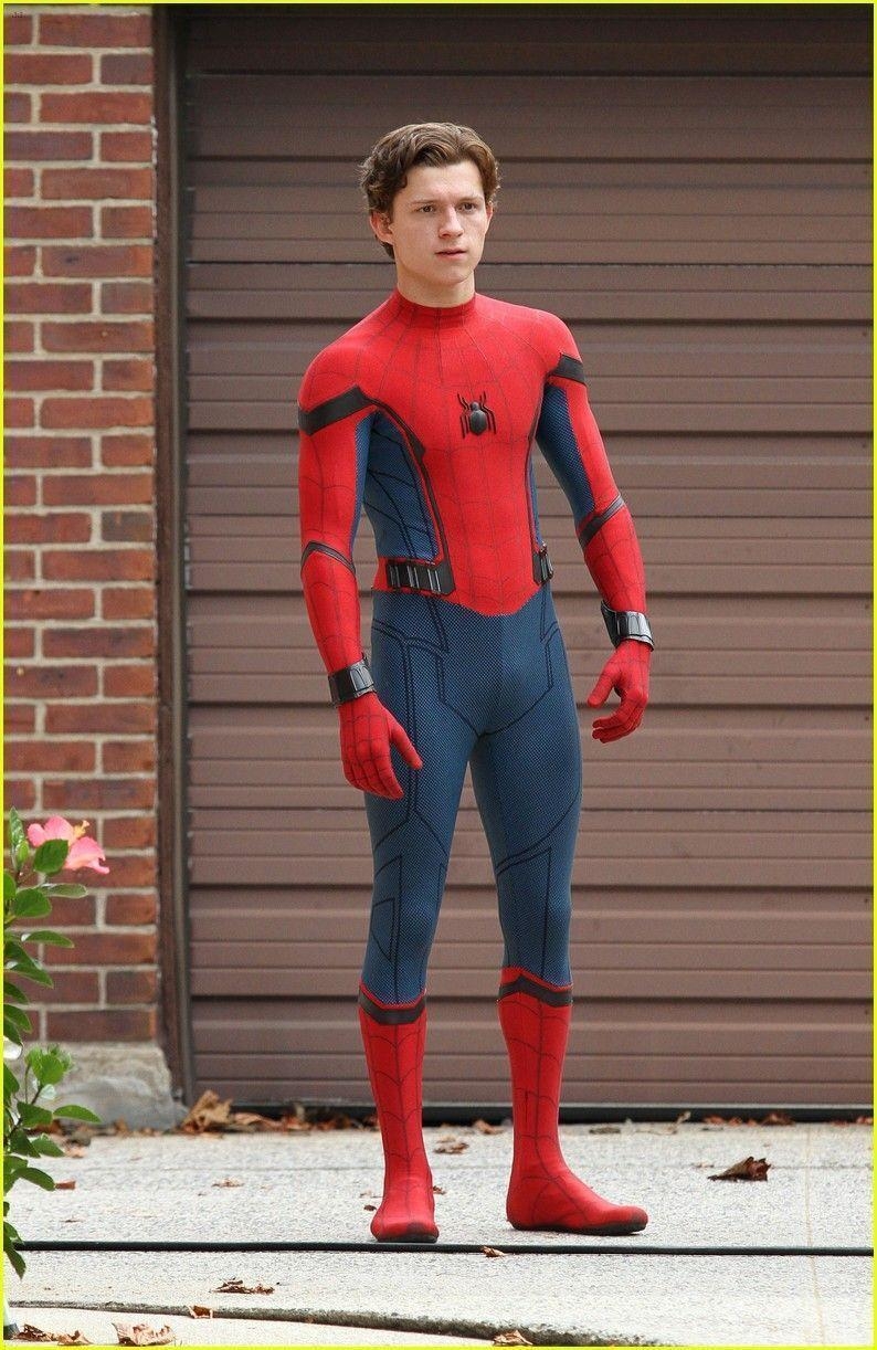 800x1230 Tom Holland Wallpaper HD Collection For Free Download, Phone