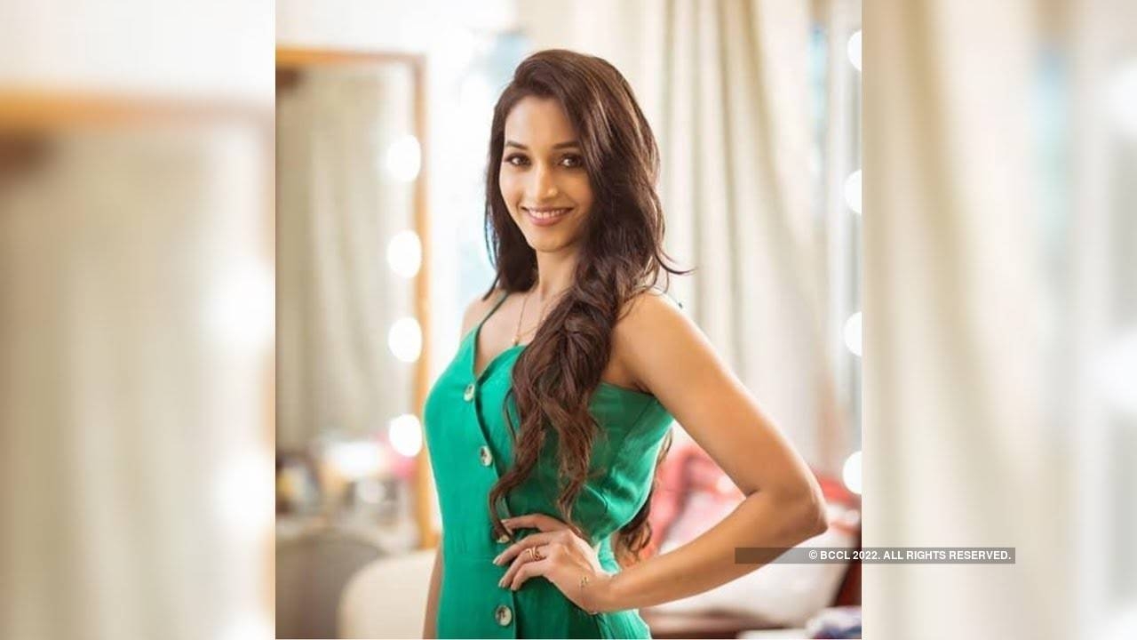 1280x720 Srinidhi Shetty rejects seven films for KGF- Chapter 2. Beauty Pageants of India Videos, Desktop