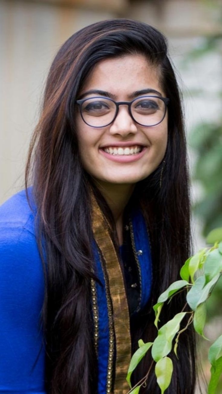 740x1310 Rashmika Mandanna Cute Smile Photo, Phone