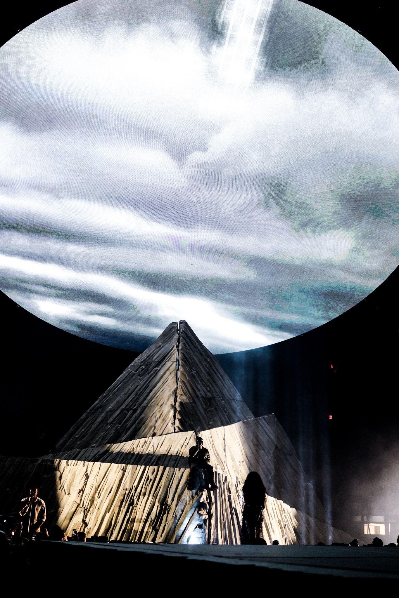 1370x2050 HD YEEZUS Tour Wallpaper (Desktop & Phone) [UPDATED!!] « Kanye West, Phone